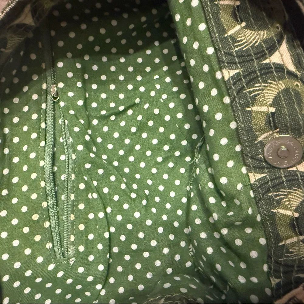 Bungalow 369 Green Walrus Bag - Picture 4 of 4